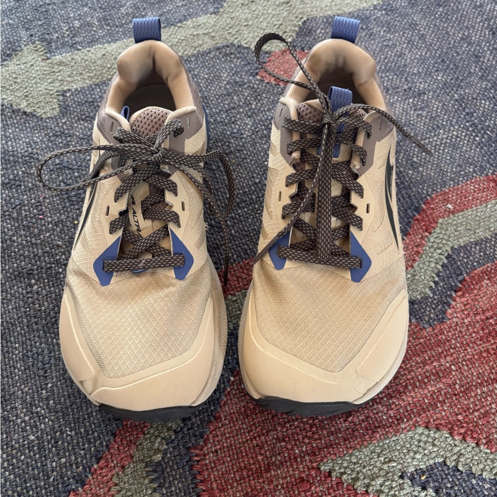 Altra Women’s Lone Peak 9 Trail Running Sneaker, like new! - Picture 2 of 5